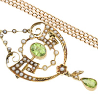 Peridot and pearl pendant and chain