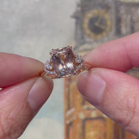 18 karaat rosegouden ring met morganiet en diamanten