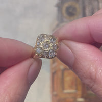 Victoriaanse entourage ring met diamanten in een oud slijpsel