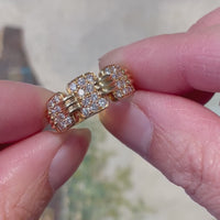 Panel set diamond ring in 18 carat gold