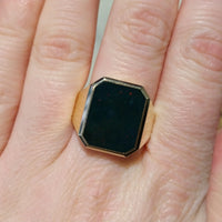 Vintage bloodstone signet ring in 14 carat gold