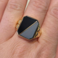 Onyx and agate signet ring in 14 carat gold