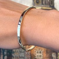 Hinged bangle in 14 carat gold-Bracelets-The Antique Ring Shop