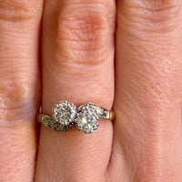 Diamond Toi et Moi ring in 18 carat gold and platinum