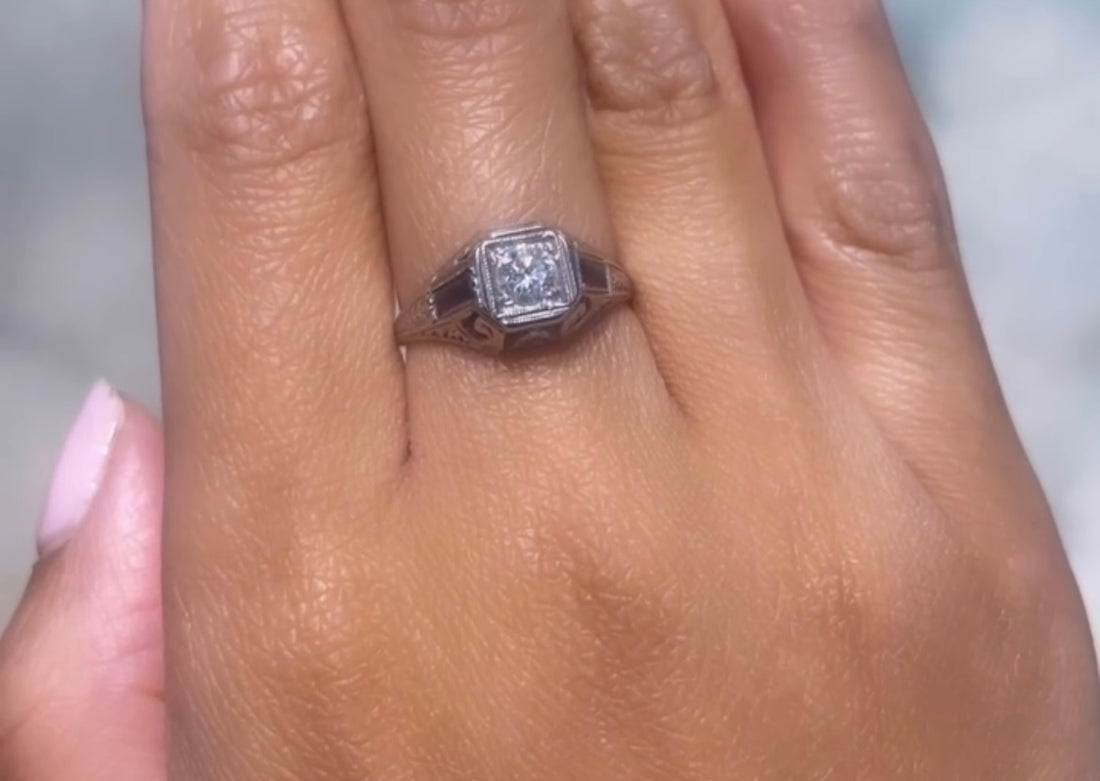 Vintage Art Deco ring with diamond and sapphire in 18 carat gold-Vintage & retro rings-The Antique Ring Shop