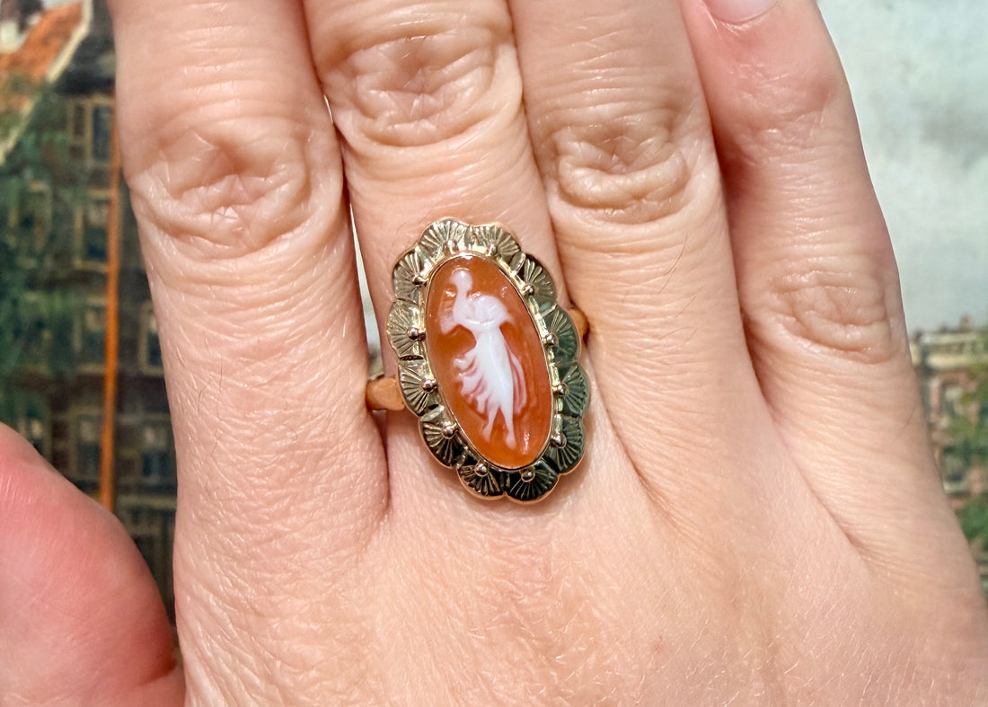 Vintage cameo ring in 14 carat gold-Vintage Rings-The Antique Ring Shop