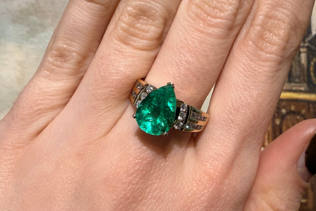 Colombian emerald and diamond ring in 18 carat gold
