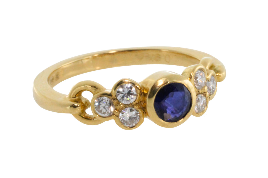 Sapphire and diamond ring in 18 carat gold
