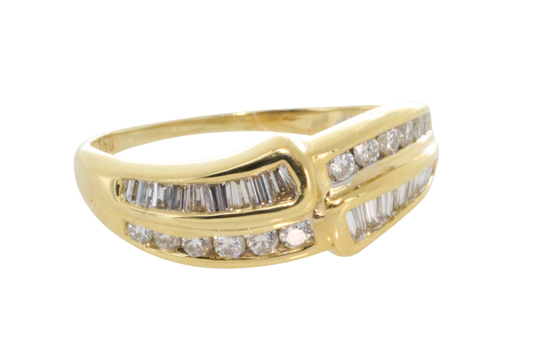 Baguette and brilliant cut diamond ring in 18 carat gold