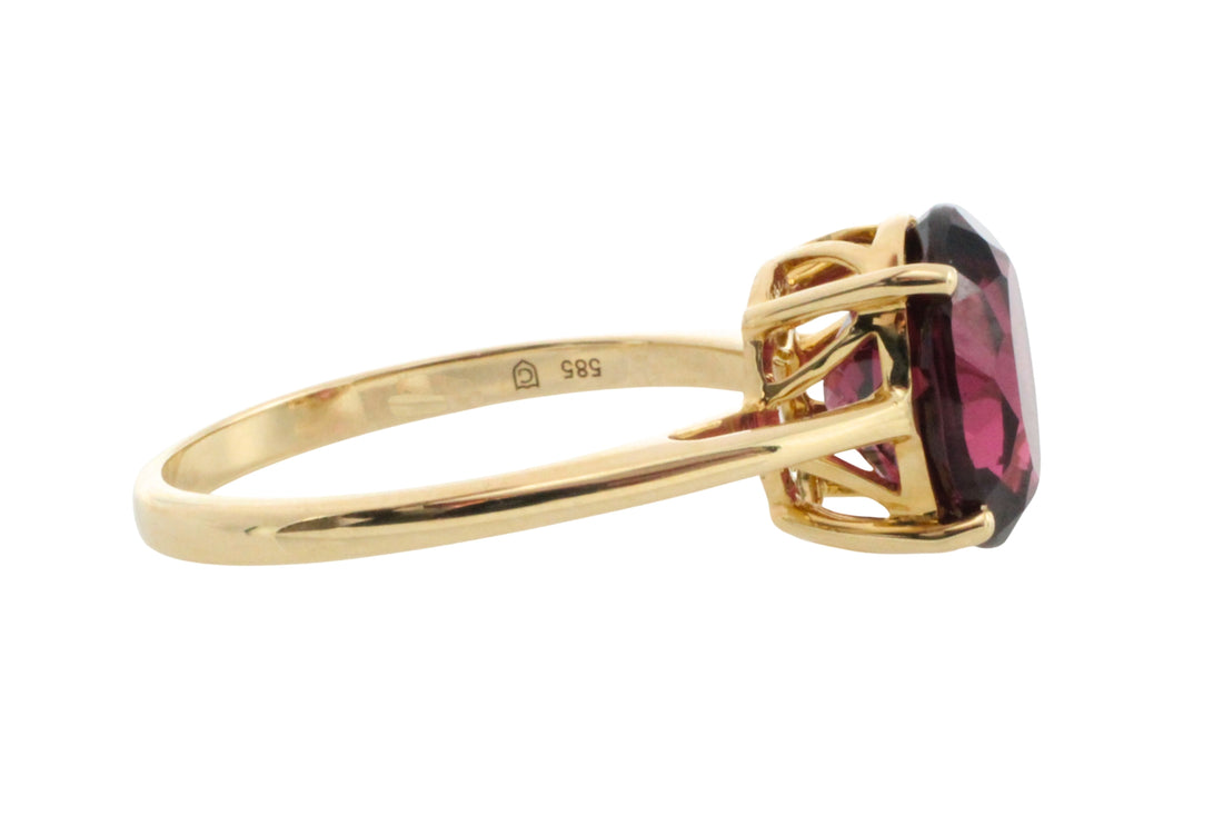 Garnet ring in 14 carat gold-Vintage Rings-The Antique Ring Shop
