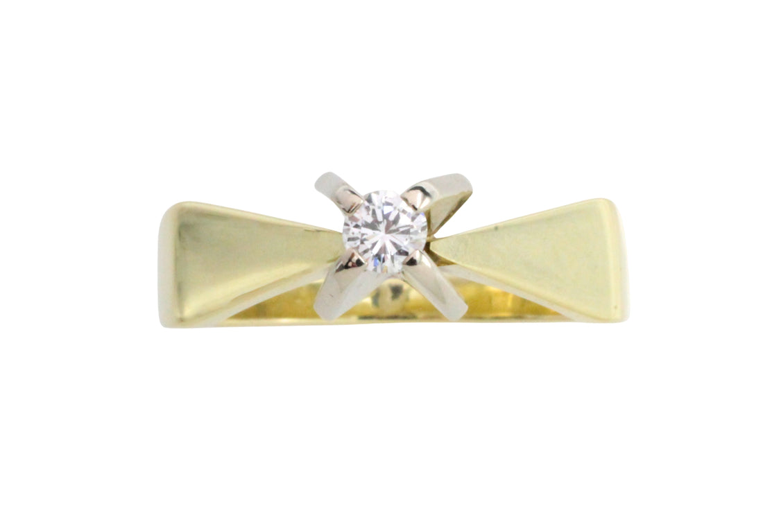 Vintage diamond solitaire ring