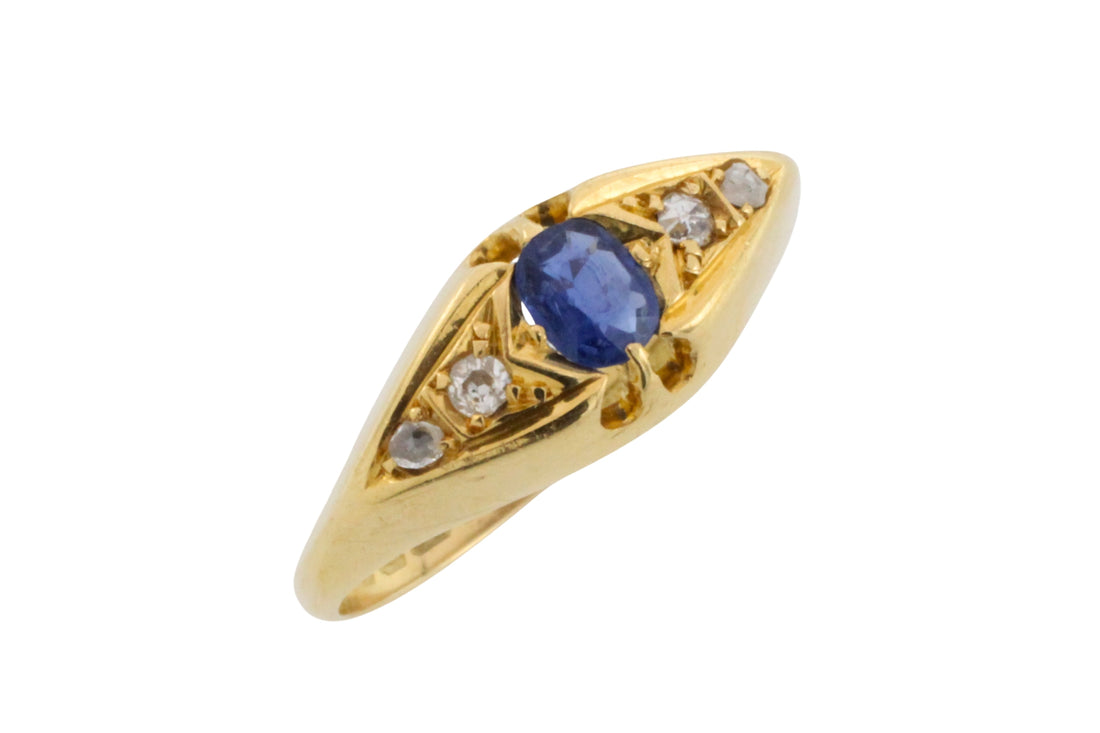Antique sapphire and diamond ring from 1918