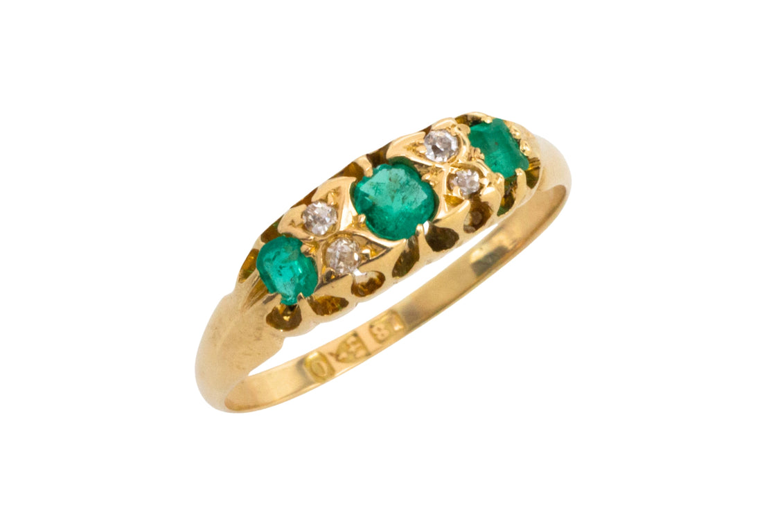 Victorian emerald and diamond ring from 1897