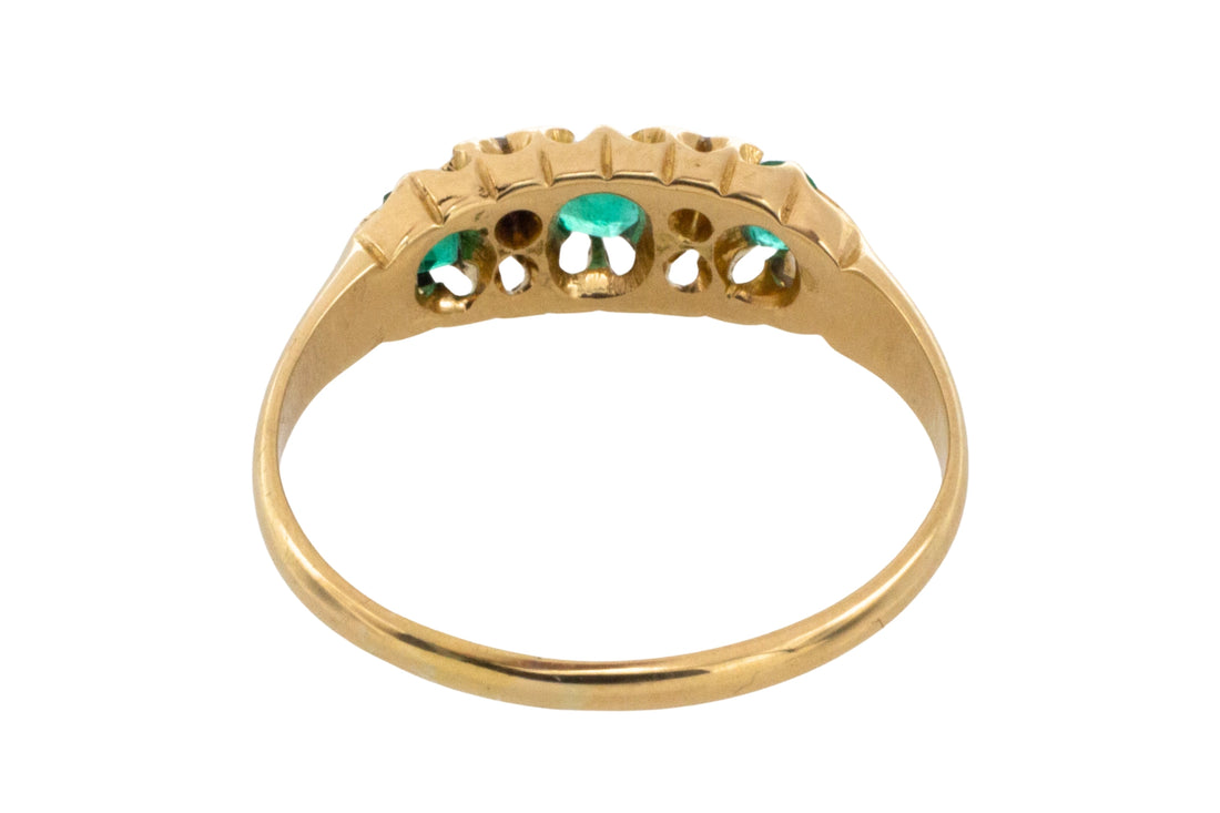 Victorian emerald and diamond ring from 1897