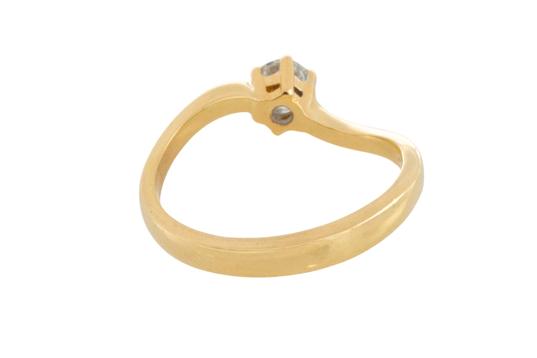 Vintage diamond solitaire ring in 18 carat gold