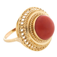 Vintage cabochon ring in 14 carat gold