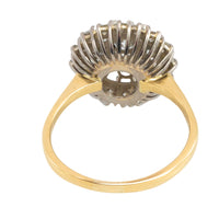 Vinatge diamond cluster ring in 18 carat gold