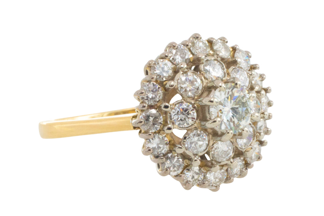 Vinatge diamond cluster ring in 18 carat gold