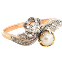 Pearl and diamond Toi et Moi ring in 18 carat gold