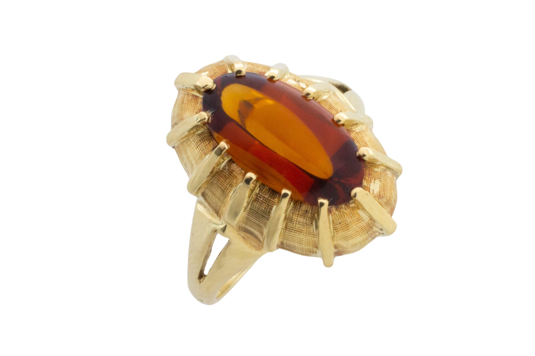 Vintage cabochon citrine ring in 14 carat gold