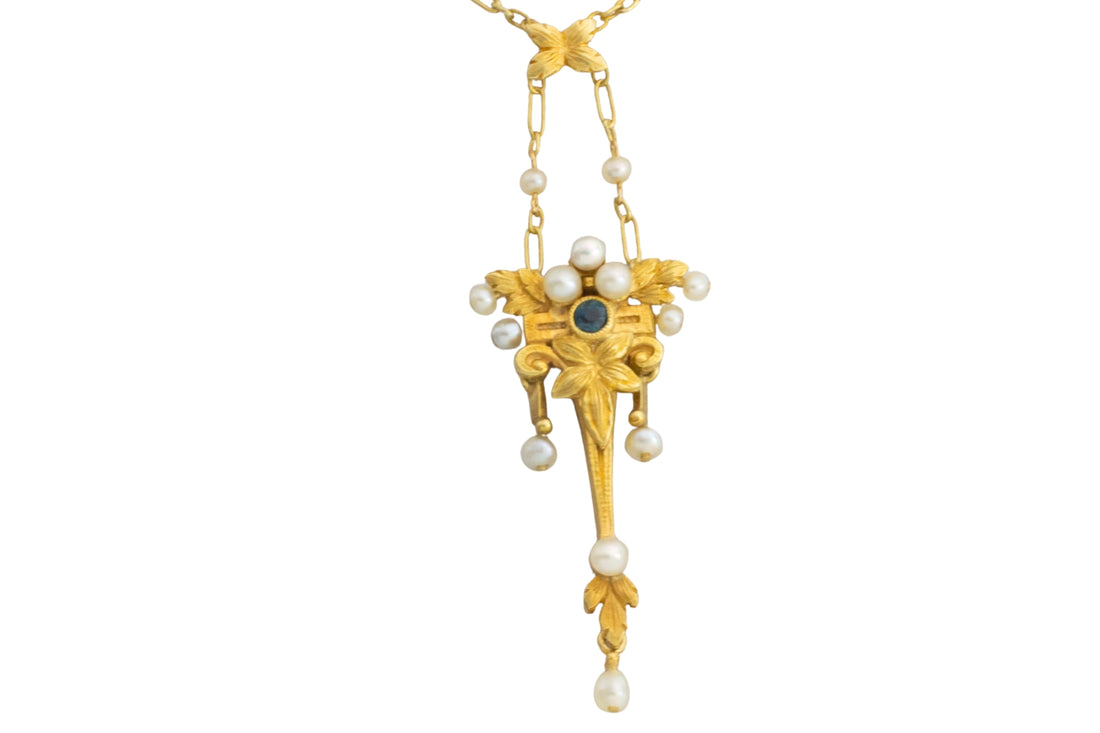 Art Nouvea pendant with pearls and sapphire