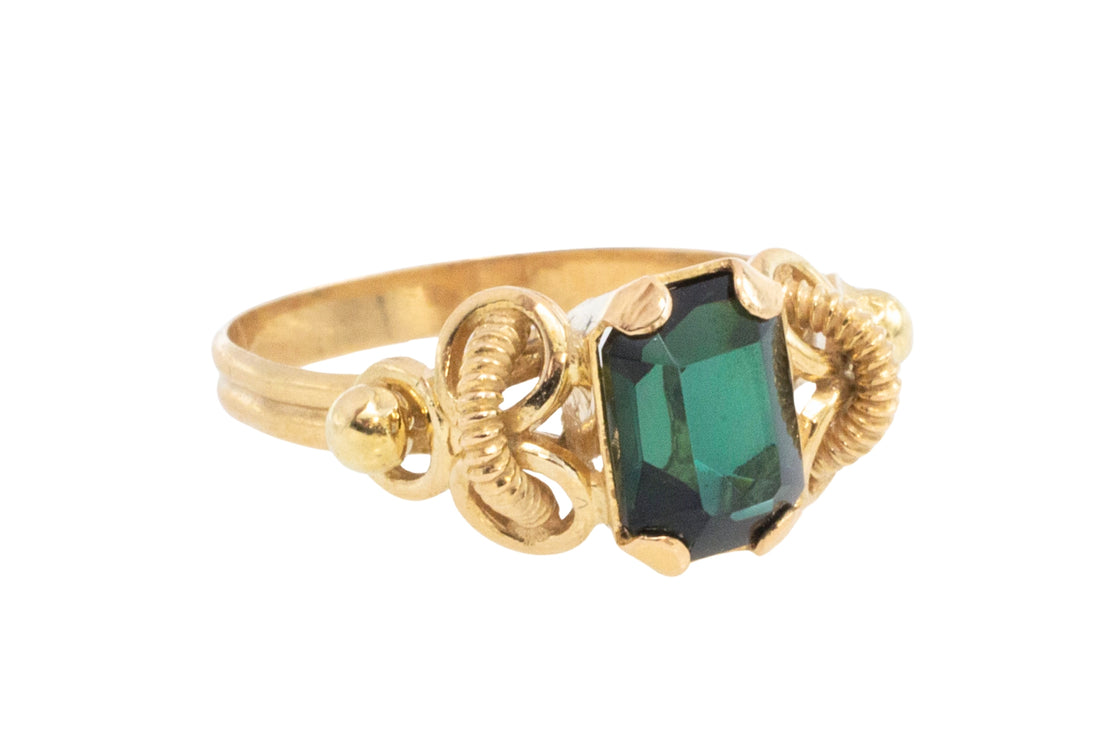 Ornate tourmaline ring in 18 carat gold