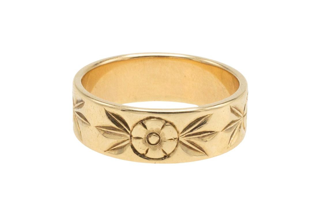 Vintage ring with floral motif