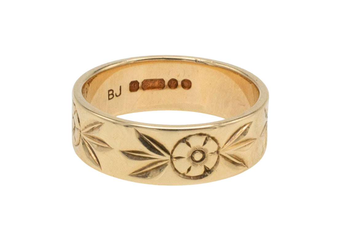 Vintage ring with floral motif
