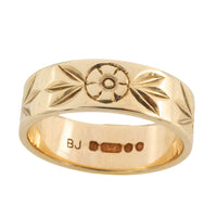 Vintage ring with floral motif