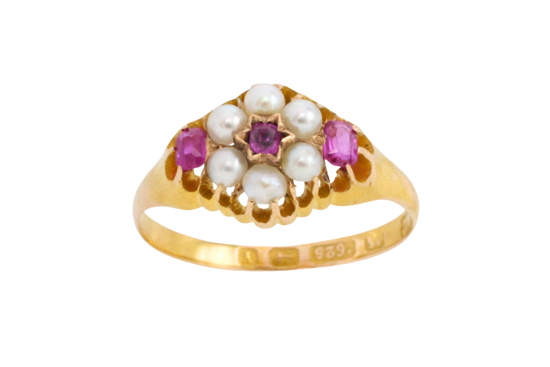 Ruby and pearl ring from 1872