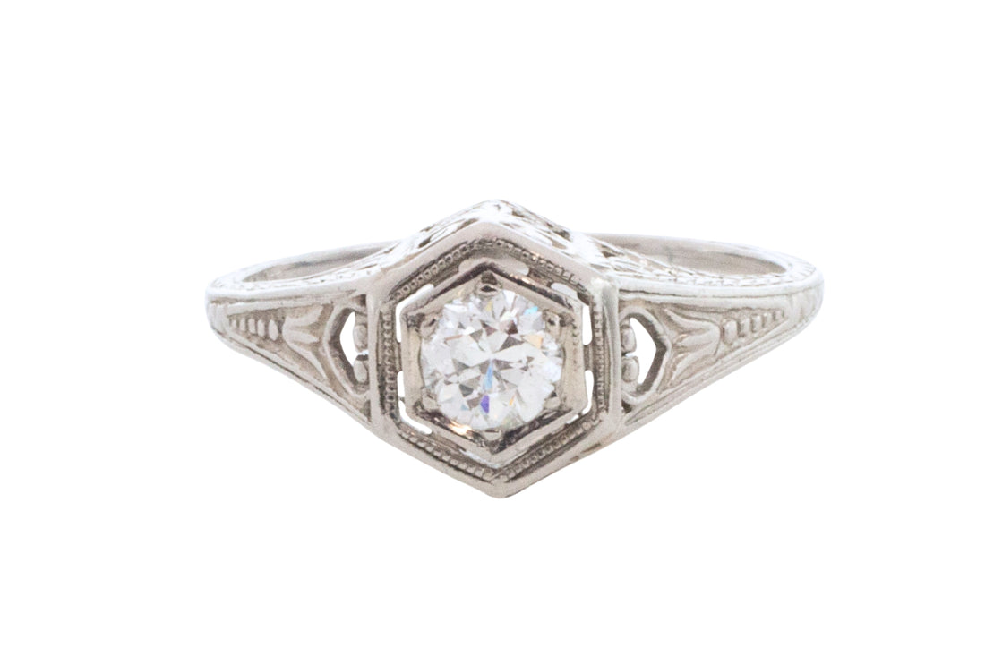 Vintage Art Deco diamond ring in platinum