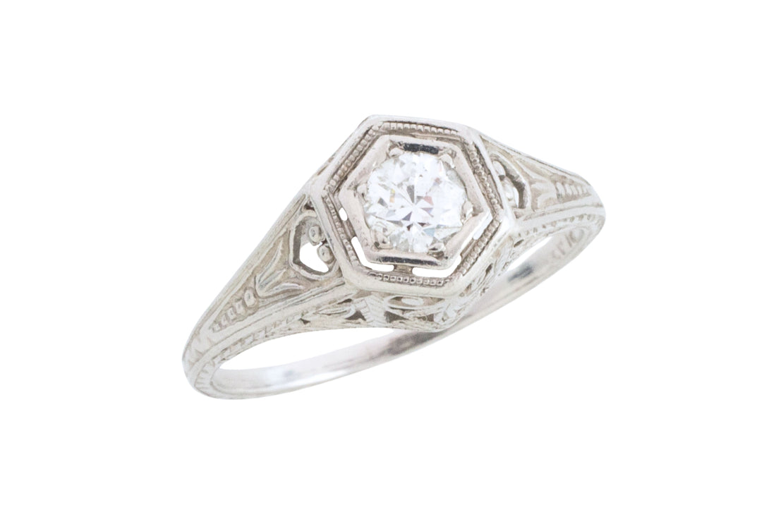 Vintage Art Deco diamond ring in platinum