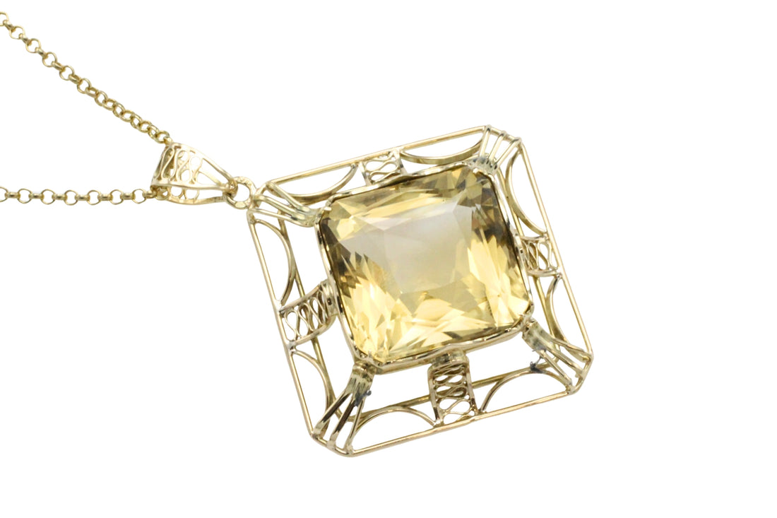 Vintage citrine pendant in 14 carat gold