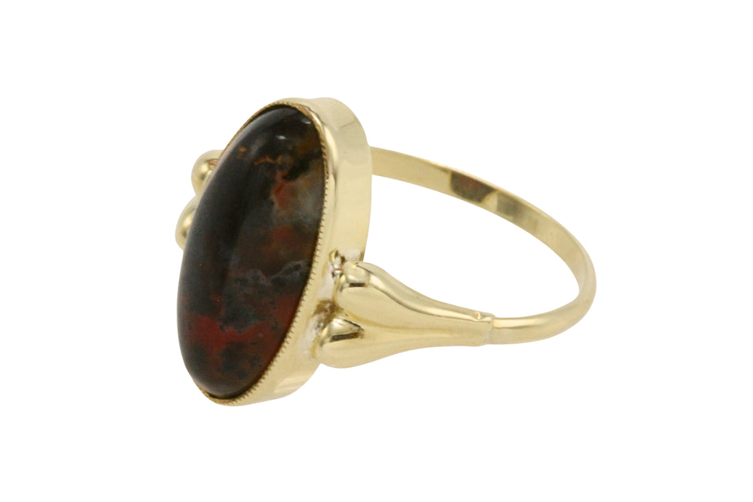 Cabochon mosagaat ring van 14 karaat goud