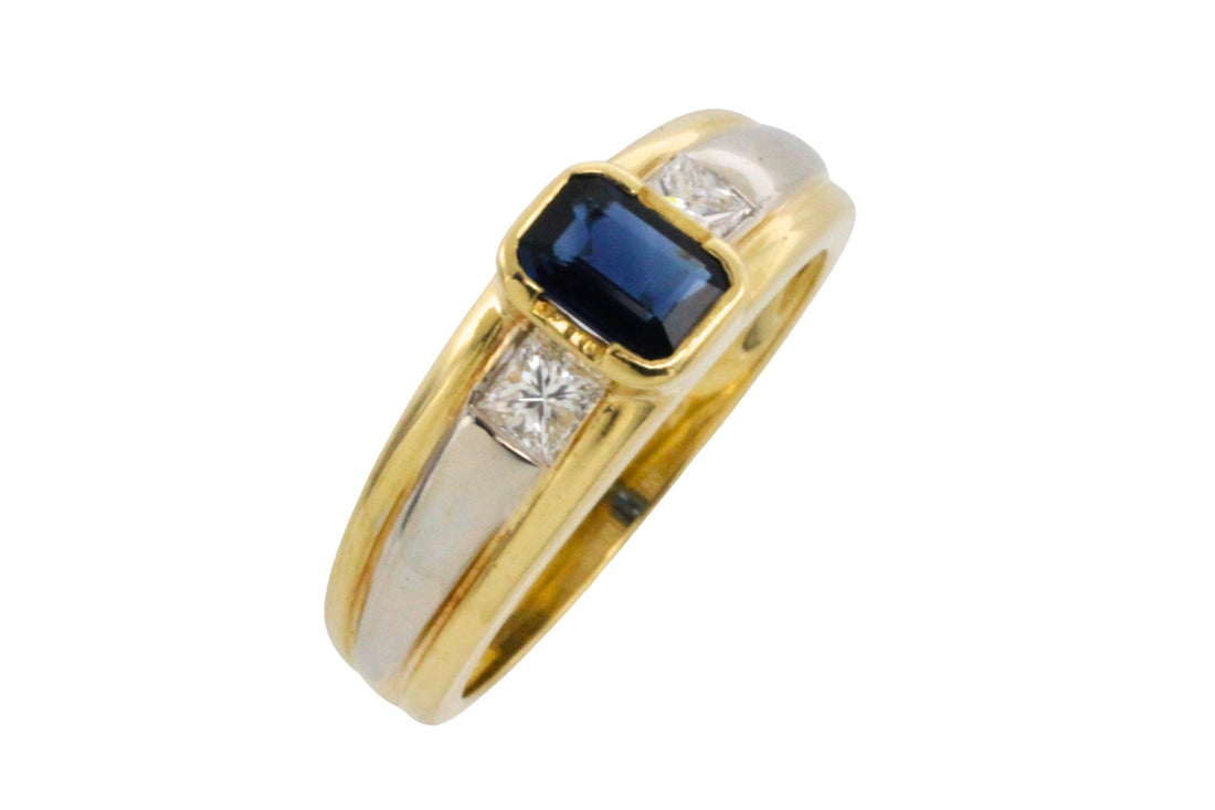 Sapphire and diamond ring in 18 carat gold