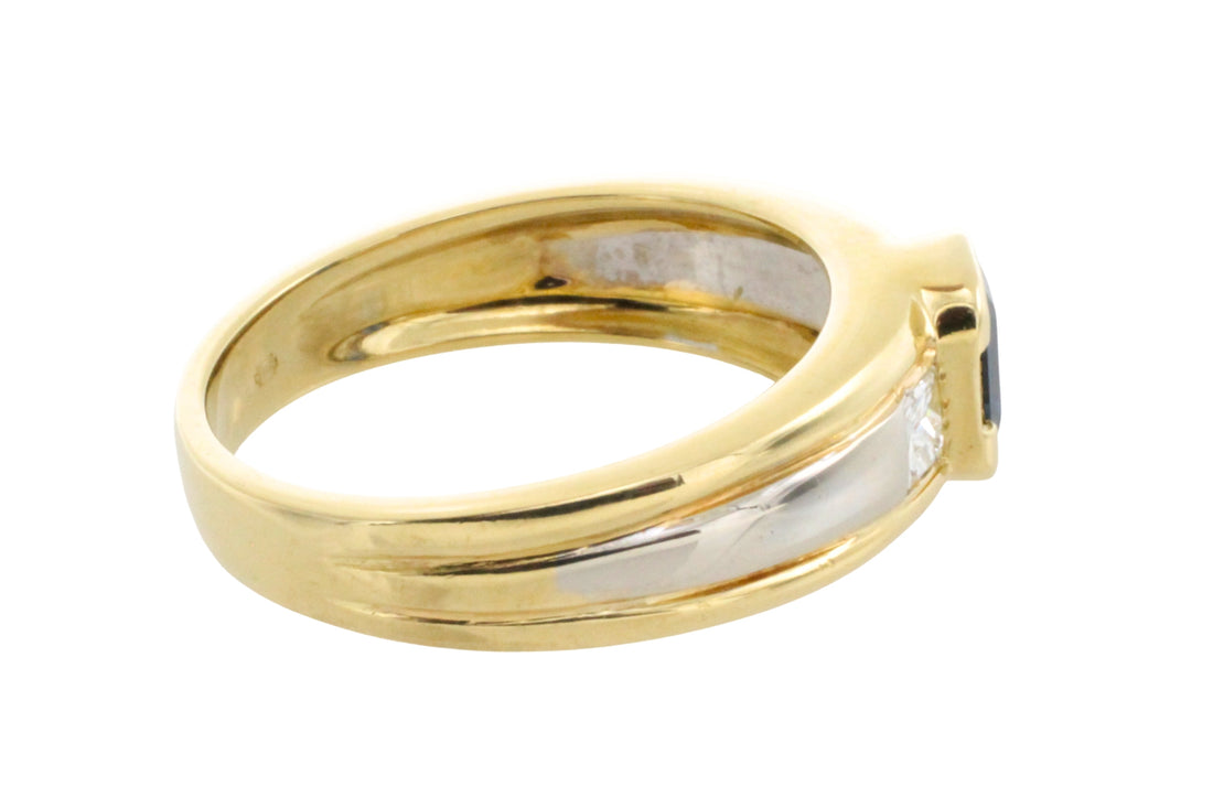 Sapphire and diamond ring in 18 carat gold