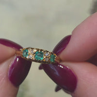 Victoriaanse ring met smaragd en diamant uit 1897