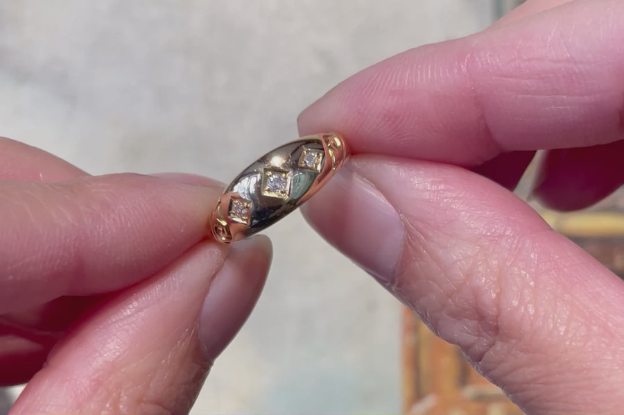 Victorian three stone diamond ring from 1899