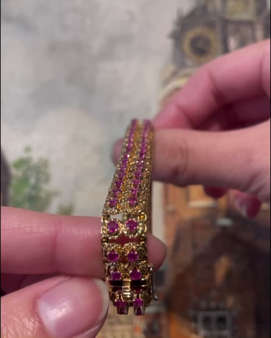 Ruby bracelet in 18 carat gold