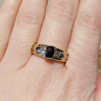 Sapphire and diamond ring in 18 carat gold