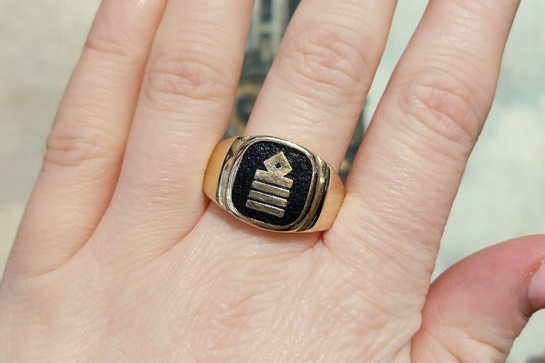 Captains signet ring in 14 carat gold-gents rings-The Antique Ring Shop