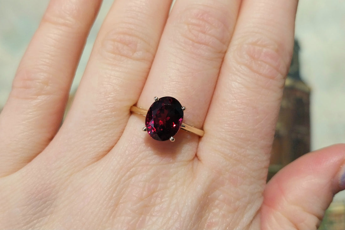 Garnet ring in 14 carat gold-Vintage Rings-The Antique Ring Shop