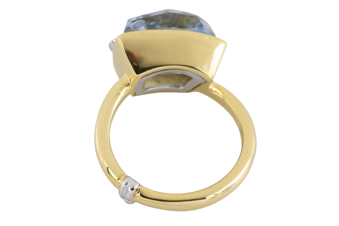 Aquamarine and diamond ring in 18 carat gold-Vintage & retro rings-The Antique Ring Shop