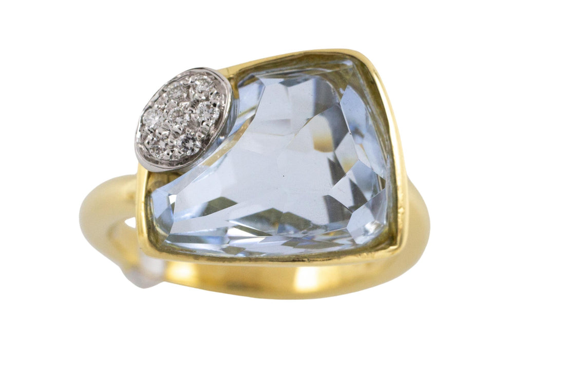 Aquamarine and diamond ring in 18 carat gold-Vintage & retro rings-The Antique Ring Shop